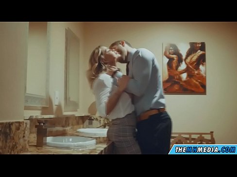 ❤️ Ina whakawaia koe e te kakaho tetona i roto i te wharepaku whanui ☑ Russian porn i mi.pornoincest.ru ☑